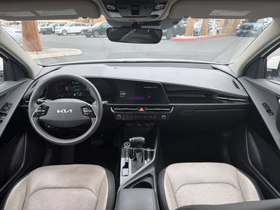 2023 Kia Niro SX