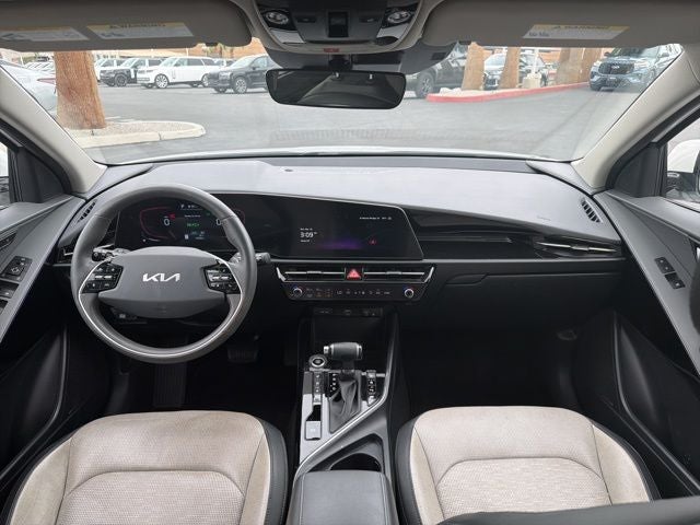 2023 Kia Niro SX