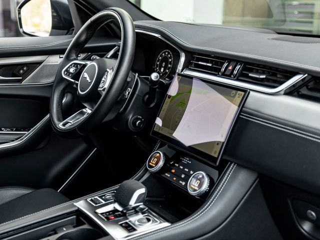 2025 Jaguar F-PACE P250 R-Dynamic S