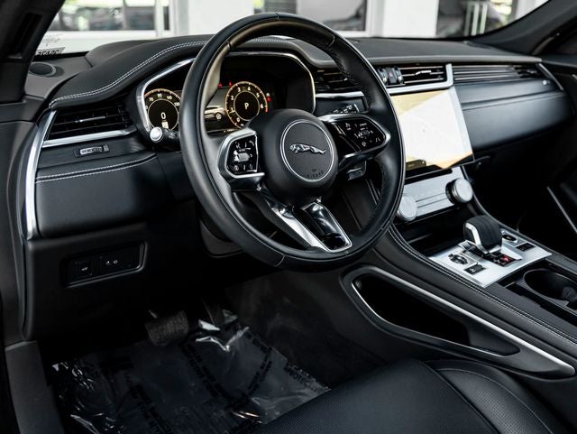 2025 Jaguar F-PACE P250 R-Dynamic S