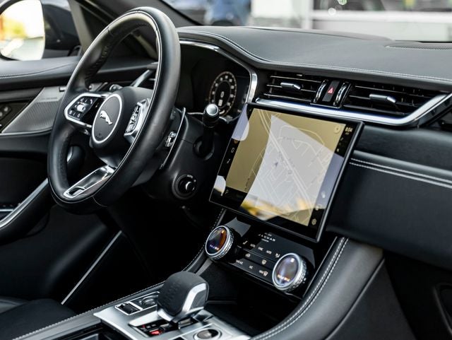 2025 Jaguar F-PACE P250 R-Dynamic S