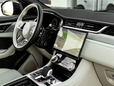 2025 Jaguar F-PACE P250 R-Dynamic S