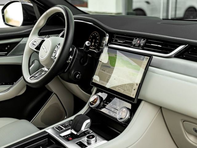 2025 Jaguar F-PACE P250 R-Dynamic S