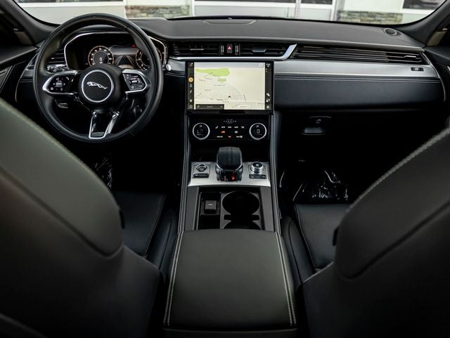 2025 Jaguar F-PACE P250 R-Dynamic S