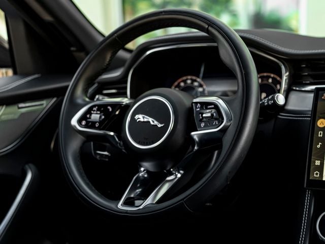 2025 Jaguar F-PACE P250 R-Dynamic S