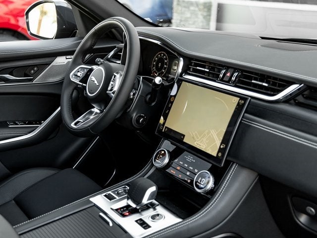 2026 Jaguar F-PACE P400 R-Dynamic S