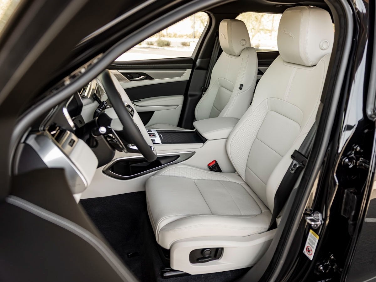 2026 Jaguar F-PACE P400 R-Dynamic S