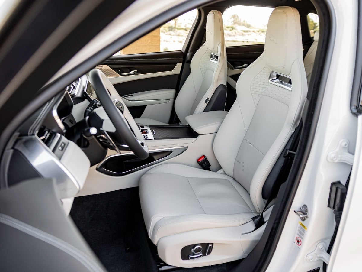 2026 Jaguar F-PACE P400 R-Dynamic S