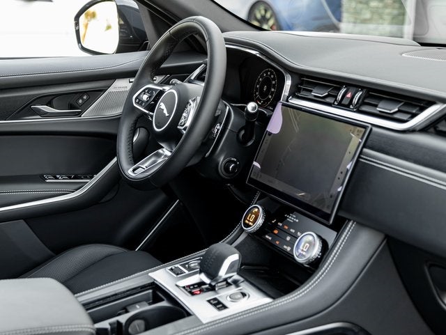 2026 Jaguar F-PACE P400 R-Dynamic S