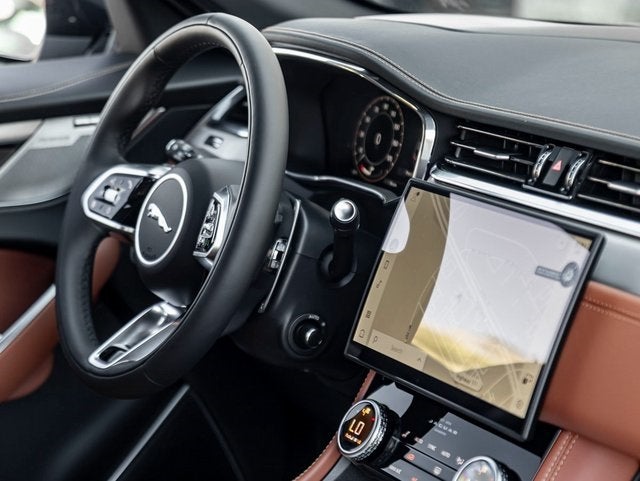 2026 Jaguar F-PACE P400 R-Dynamic S