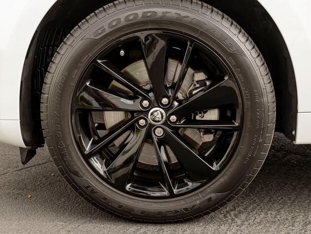 2025 Jaguar F-PACE P400 R-Dynamic S