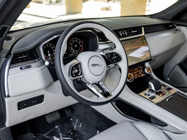 2025 Jaguar F-PACE P400 R-Dynamic S