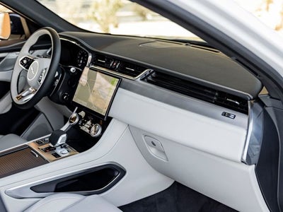 2025 Jaguar F-PACE P400 R-Dynamic S