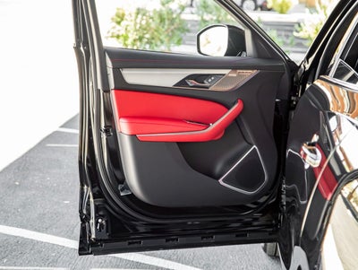 2026 Jaguar F-PACE P400 R-Dynamic S