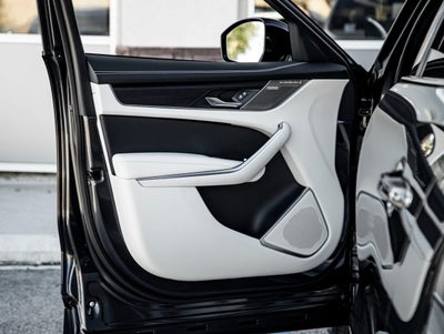 2025 Jaguar F-PACE P400 R-Dynamic S