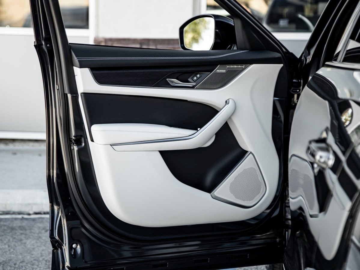 2025 Jaguar F-PACE P400 R-Dynamic S