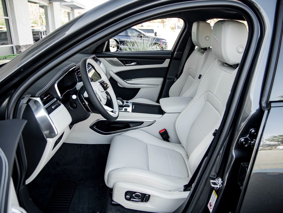 2025 Jaguar F-PACE P400 R-Dynamic S