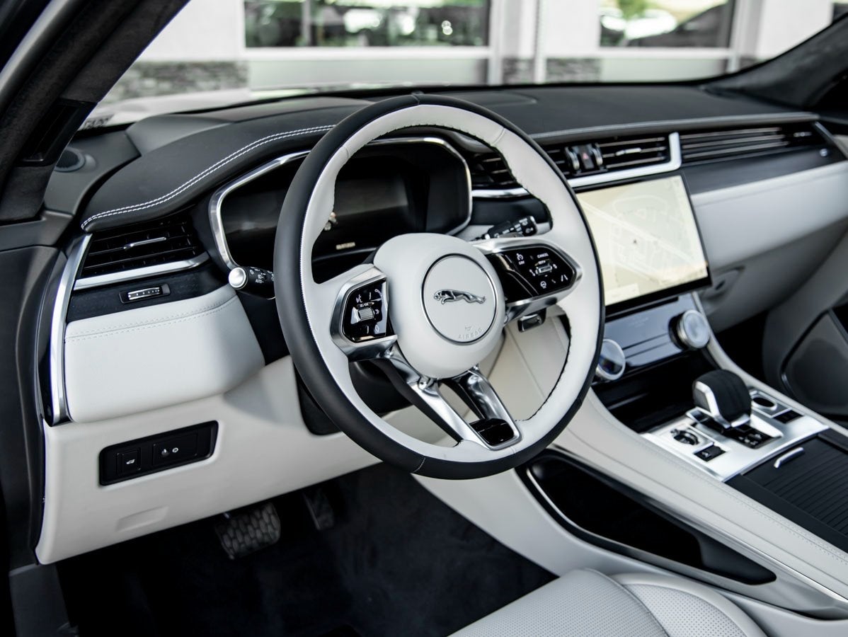 2025 Jaguar F-PACE P400 R-Dynamic S