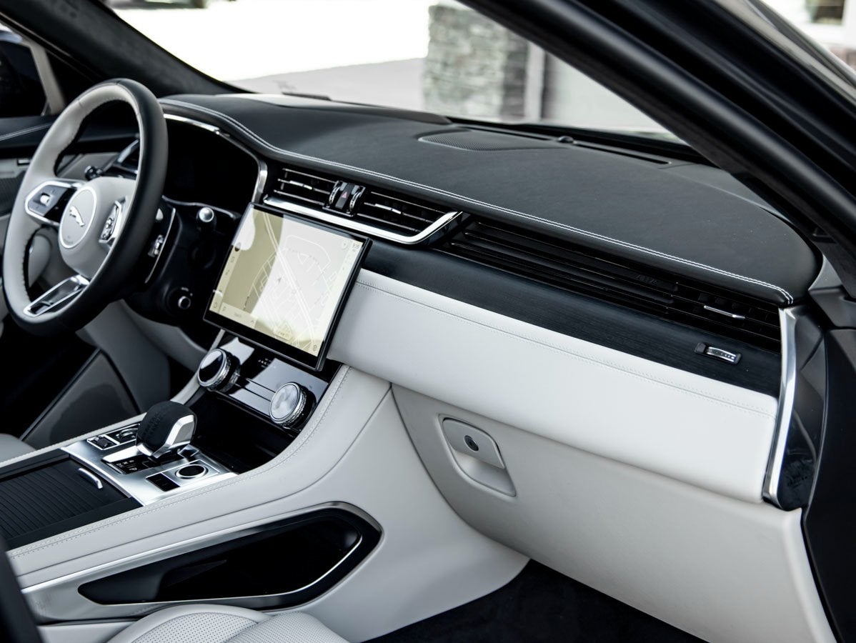 2025 Jaguar F-PACE P400 R-Dynamic S