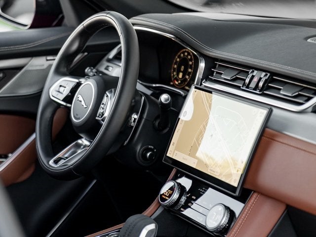 2025 Jaguar F-PACE P400 R-Dynamic S