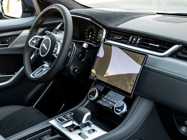 2026 Jaguar F-PACE SVR