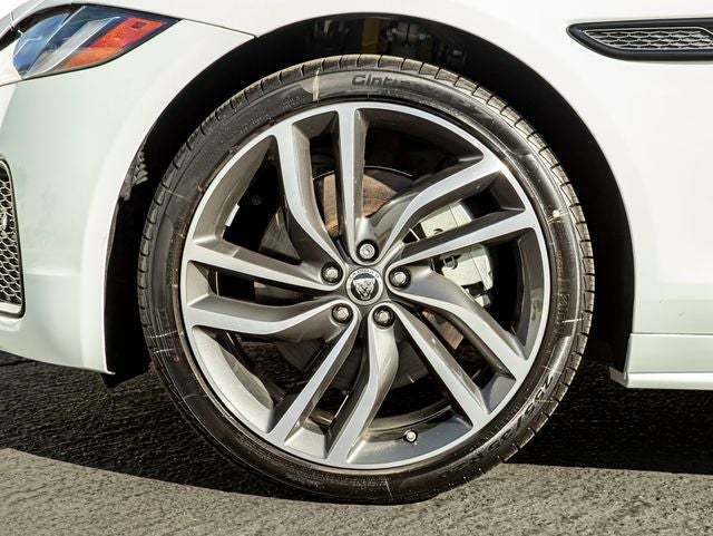 2024 Jaguar XF R-Dynamic SE