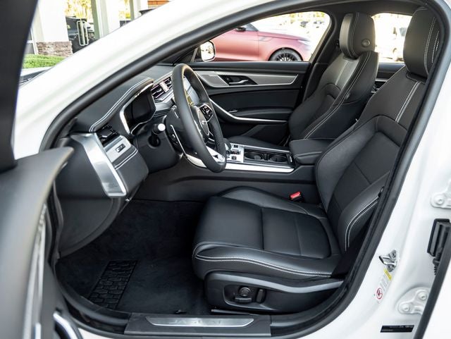 2024 Jaguar XF R-Dynamic SE