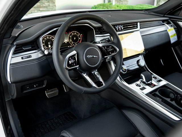 2024 Jaguar XF R-Dynamic SE