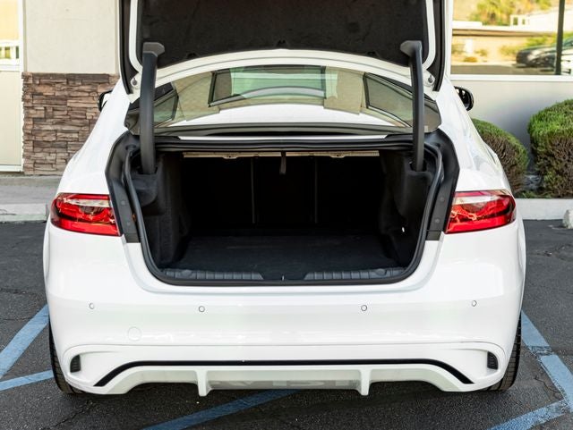 2024 Jaguar XF R-Dynamic SE