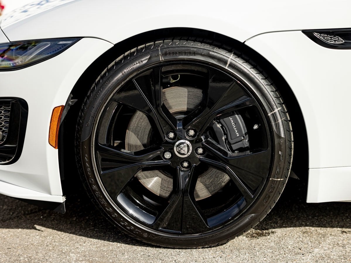 2024 Jaguar F-TYPE P450