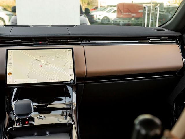 2026 Land Rover Range Rover Sport SE