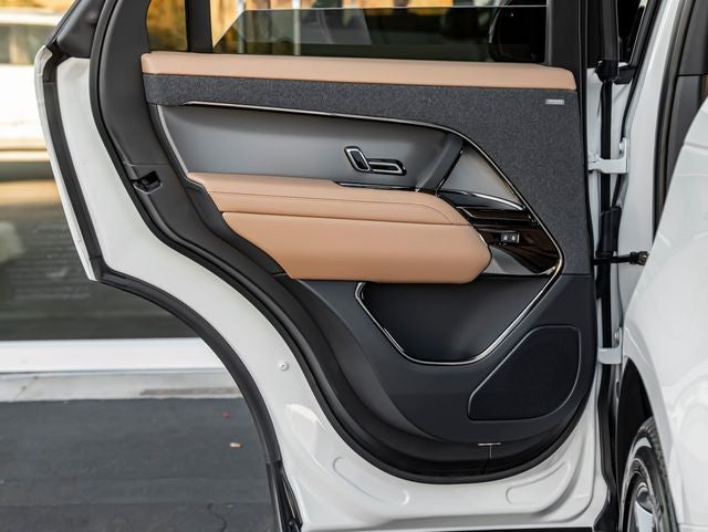 2026 Land Rover Range Rover Sport SE