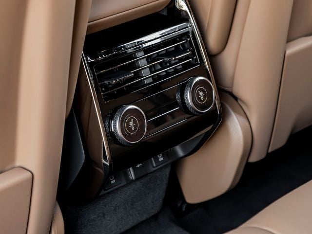 2026 Land Rover Range Rover Sport SE