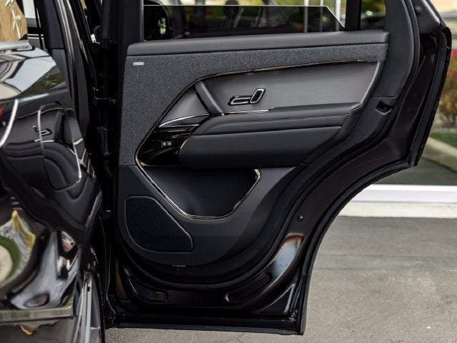 2027 Land Rover Range Rover Sport SE