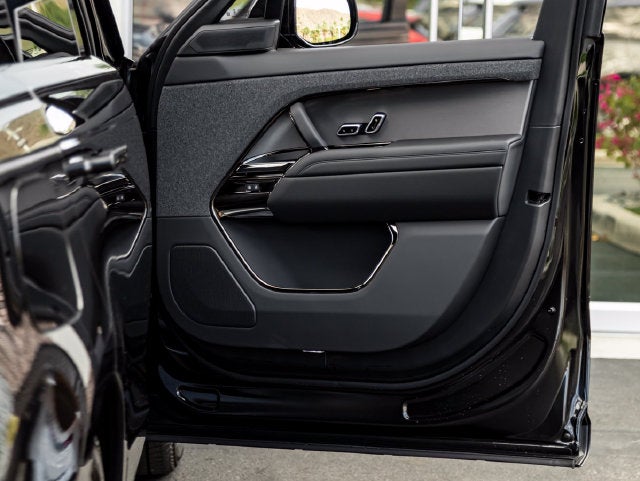 2027 Land Rover Range Rover Sport SE