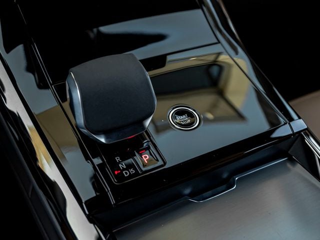 2026 Land Rover Range Rover Sport SE