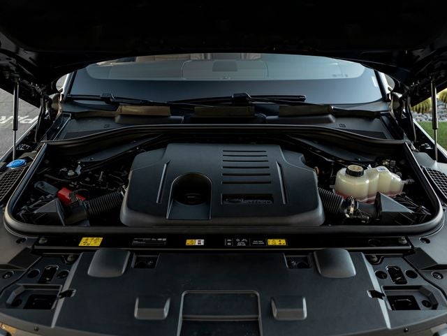 2026 Land Rover Range Rover Sport SE