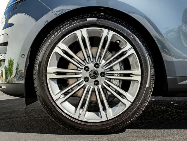 2026 Land Rover Range Rover Sport SE