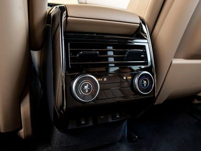 2026 Land Rover Range Rover Sport SE
