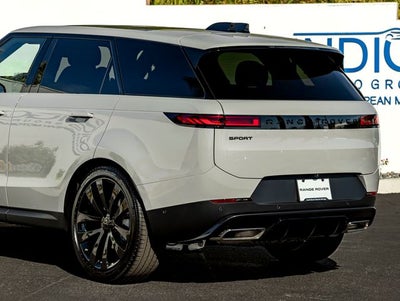 2026 Land Rover Range Rover Sport SE