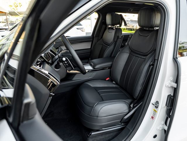 2026 Land Rover Range Rover Sport SE
