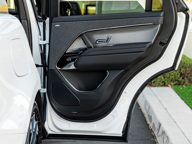 2026 Land Rover Range Rover Sport SE