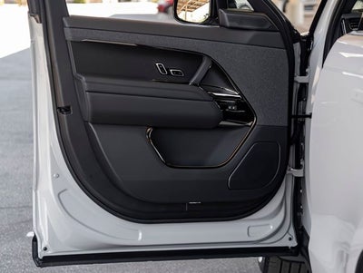 2026 Land Rover Range Rover Sport SE