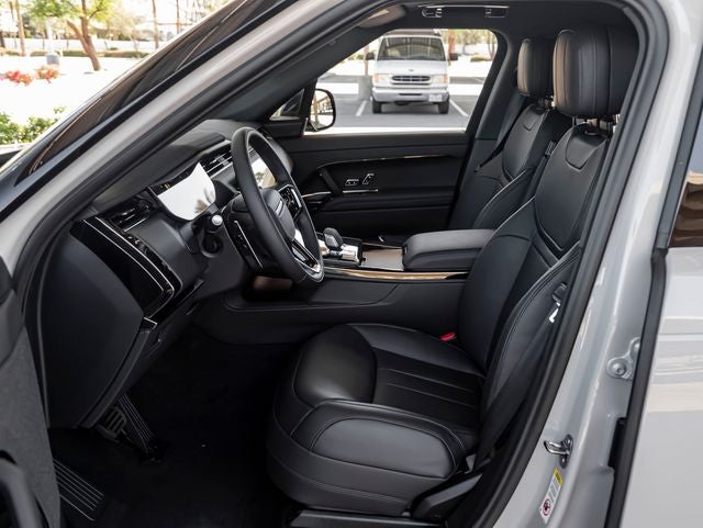 2026 Land Rover Range Rover Sport SE