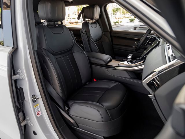 2026 Land Rover Range Rover Sport SE