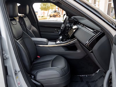 2026 Land Rover Range Rover Sport SE
