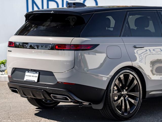 2026 Land Rover Range Rover Sport SE