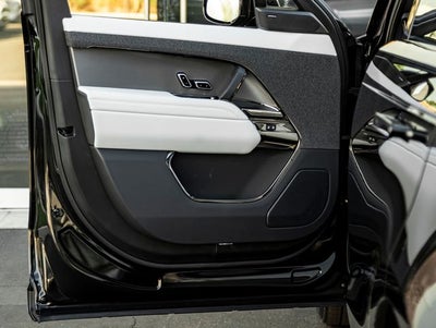 2026 Land Rover Range Rover Sport SE