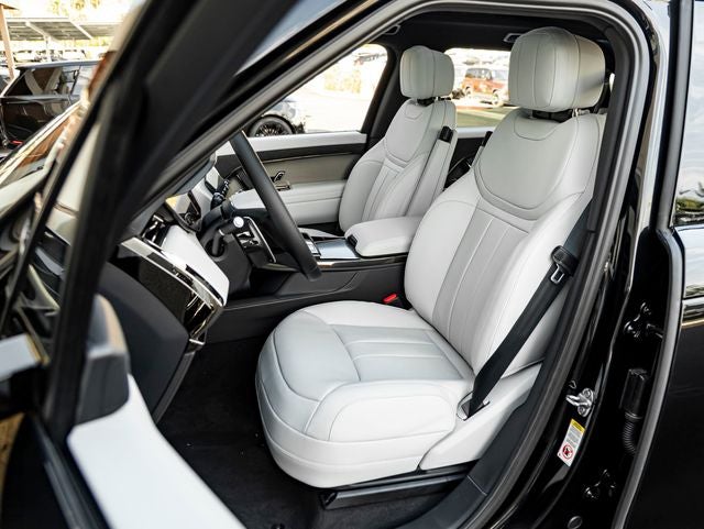 2026 Land Rover Range Rover Sport SE