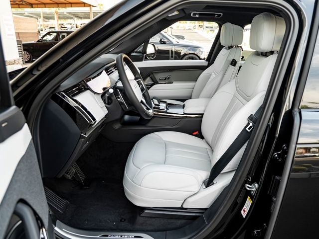 2026 Land Rover Range Rover Sport SE